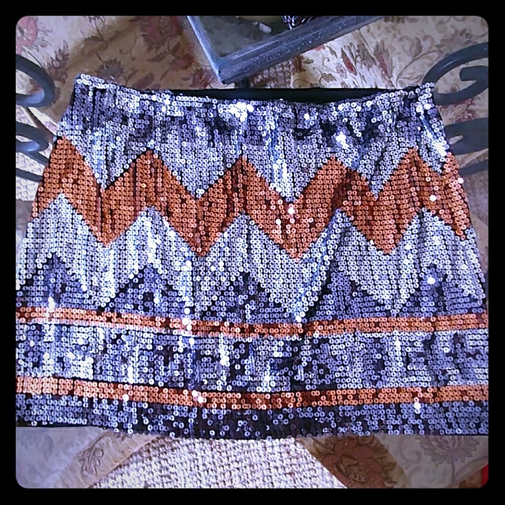 SEQUIN MINI SKIRT!